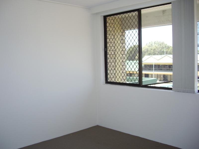 9/2 Marine Parade, Southport QLD 4215