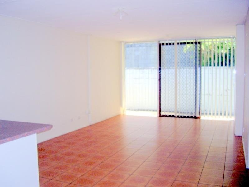 6/4 Marine Parade, Southport QLD 4215