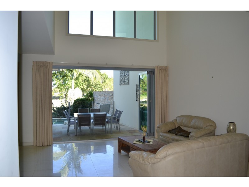 Villa 1, 2022 The Boulevard “Royal Pines”, Benowa QLD 4217