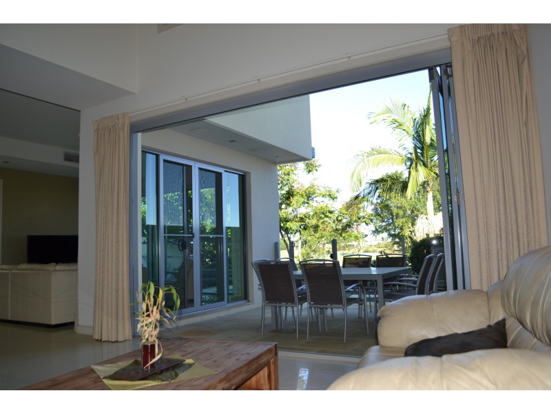 Villa 1, 2022 The Boulevard “Royal Pines”, Benowa QLD 4217