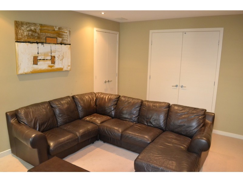 Villa 1, 2022 The Boulevard “Royal Pines”, Benowa QLD 4217