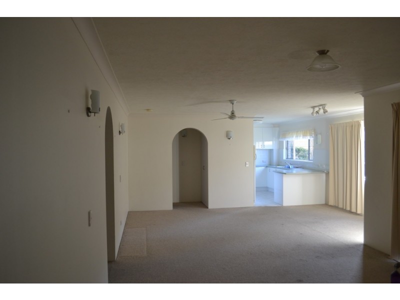 2/542 Marine Parade, Biggera Waters QLD 4216