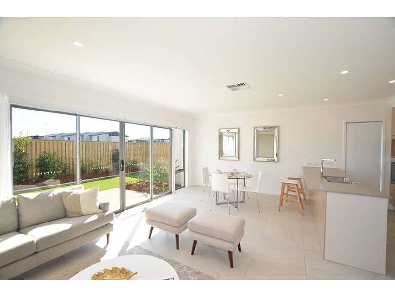 8/156 Marina Quays Boulevard, Hope Island QLD 4212