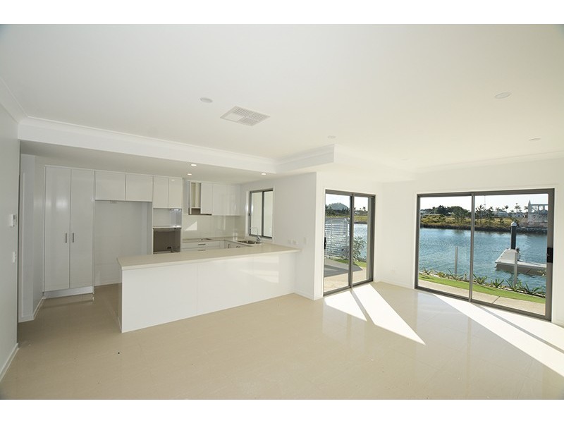 8/156 Marina Quays Boulevard, Hope Island QLD 4212