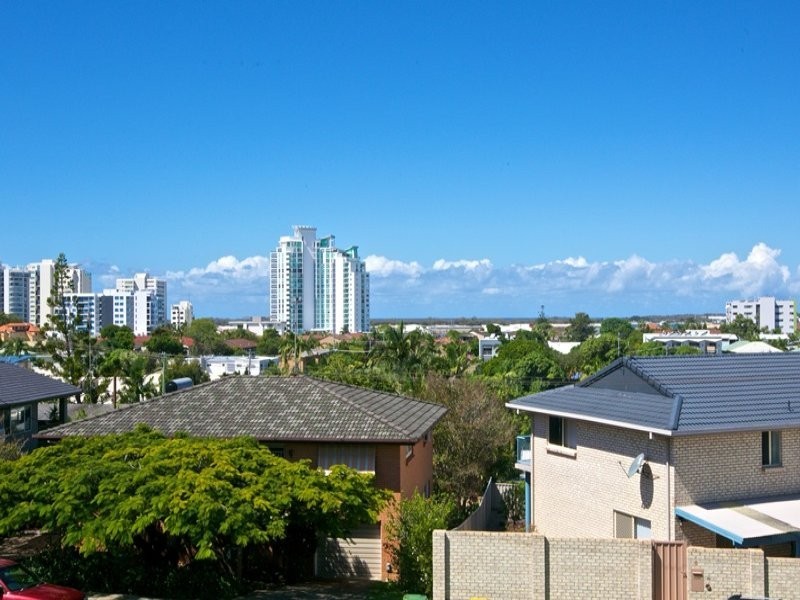 5 Reynolds Ave, Labrador QLD 4215