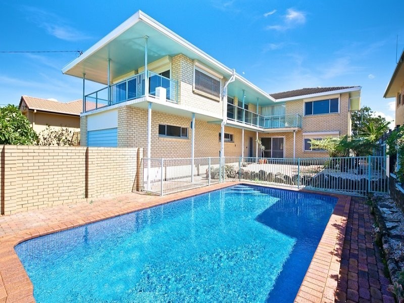 5 Reynolds Ave, Labrador QLD 4215