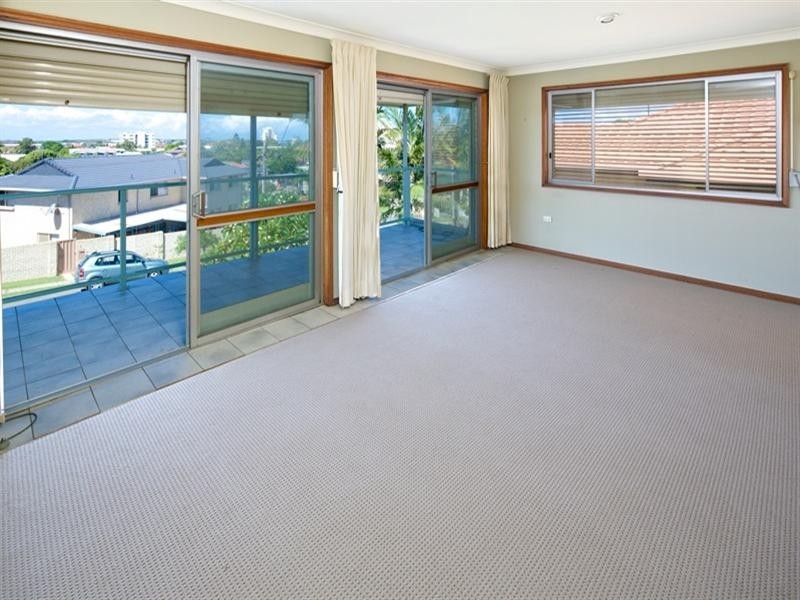 5 Reynolds Ave, Labrador QLD 4215