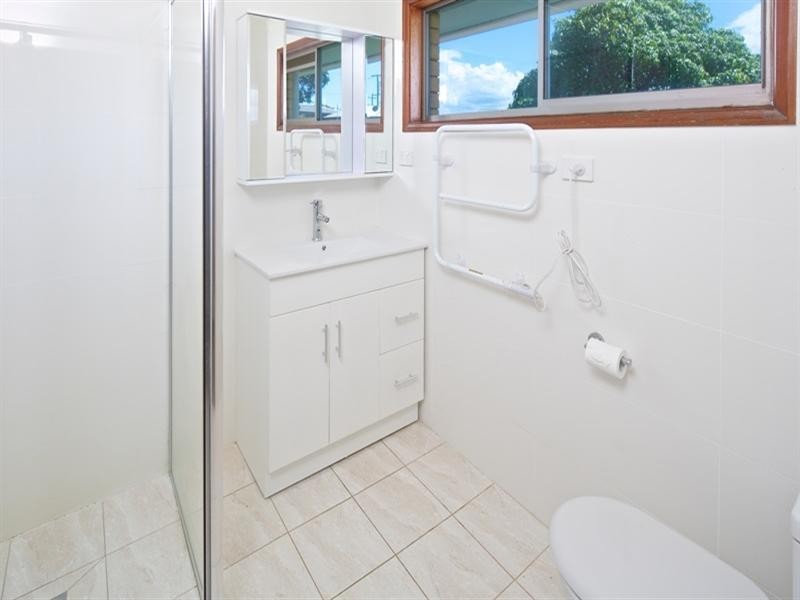 5 Reynolds Ave, Labrador QLD 4215