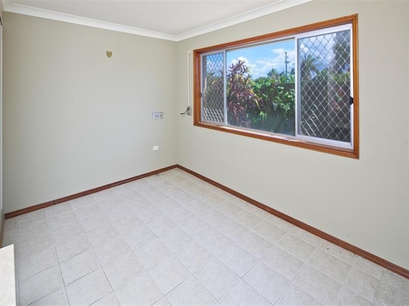5 Reynolds Ave, Labrador QLD 4215