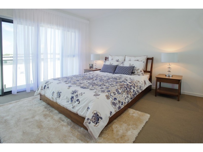 21/1 Mervyn Thomas Drive, Hope Island QLD 4212