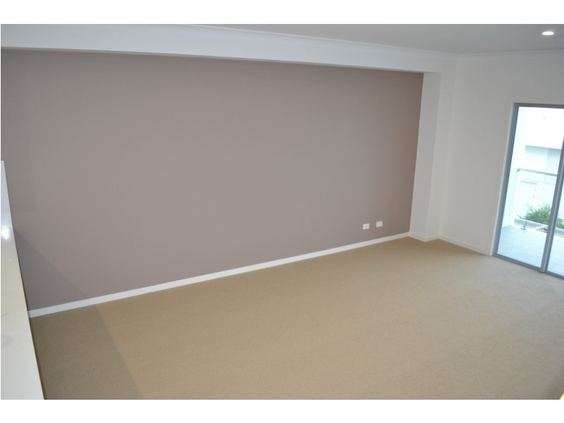 7/88 Broadwater Avenue, Hope Island QLD 4212