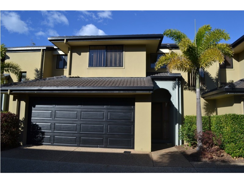 2/86 Imperial Parade, Labrador QLD 4215