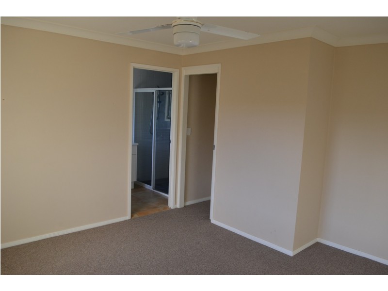 2/86 Imperial Parade, Labrador QLD 4215