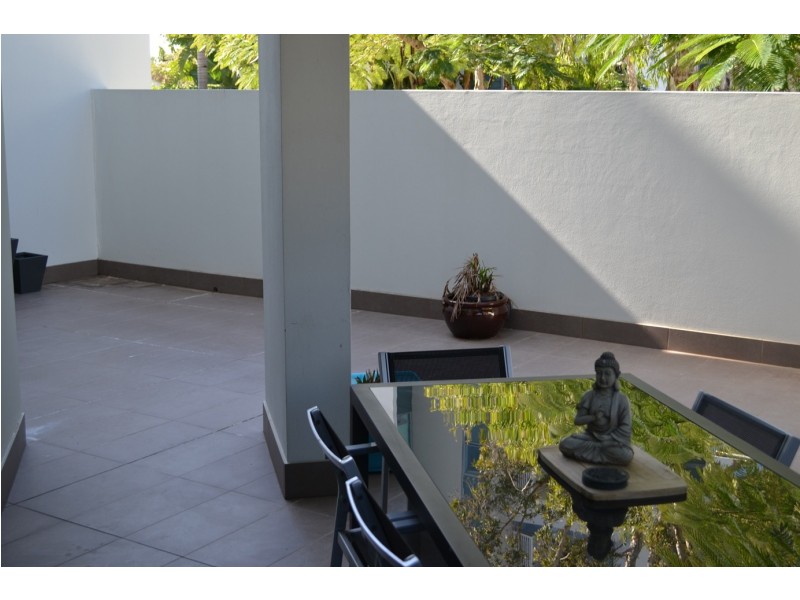 1I/28 Bayview Street, Runaway Bay QLD 4216