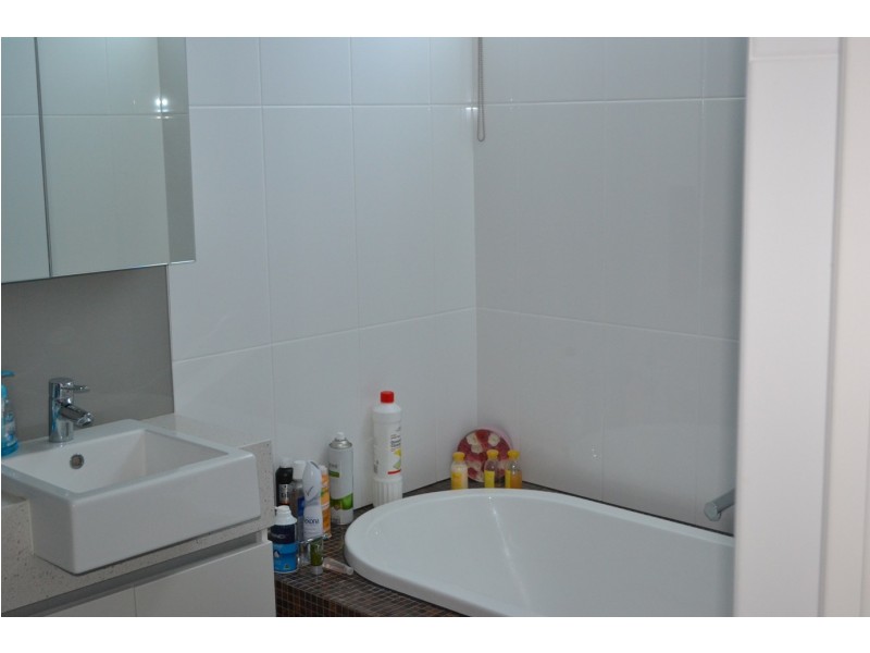 1I/28 Bayview Street, Runaway Bay QLD 4216