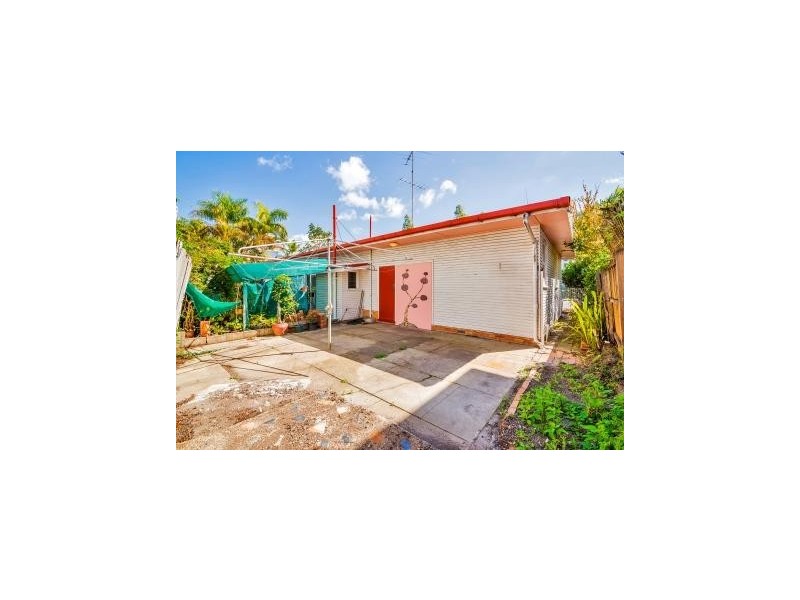 8 Whiting Street, Labrador QLD 4215