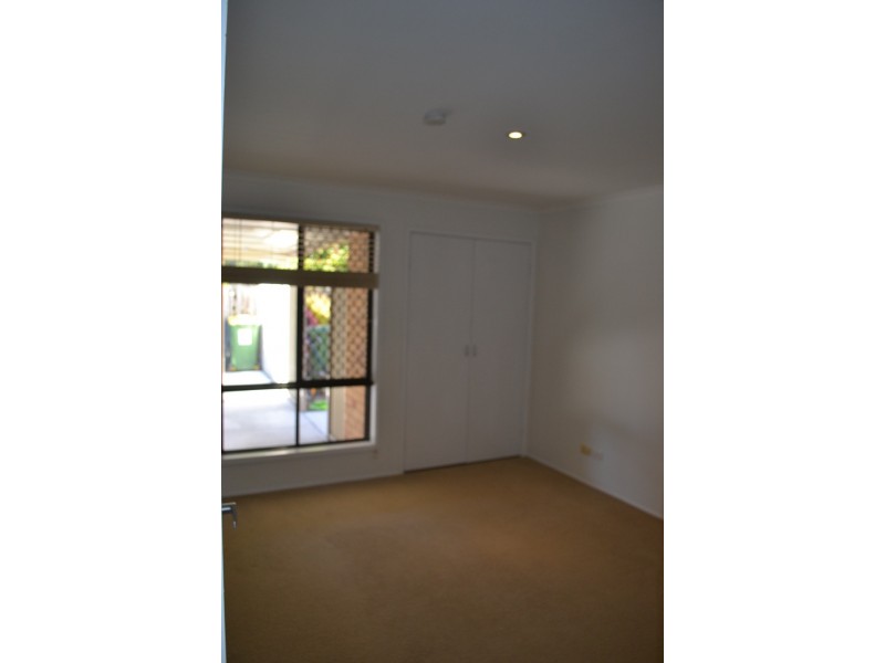 2/15 Morinda Way, Labrador QLD 4215