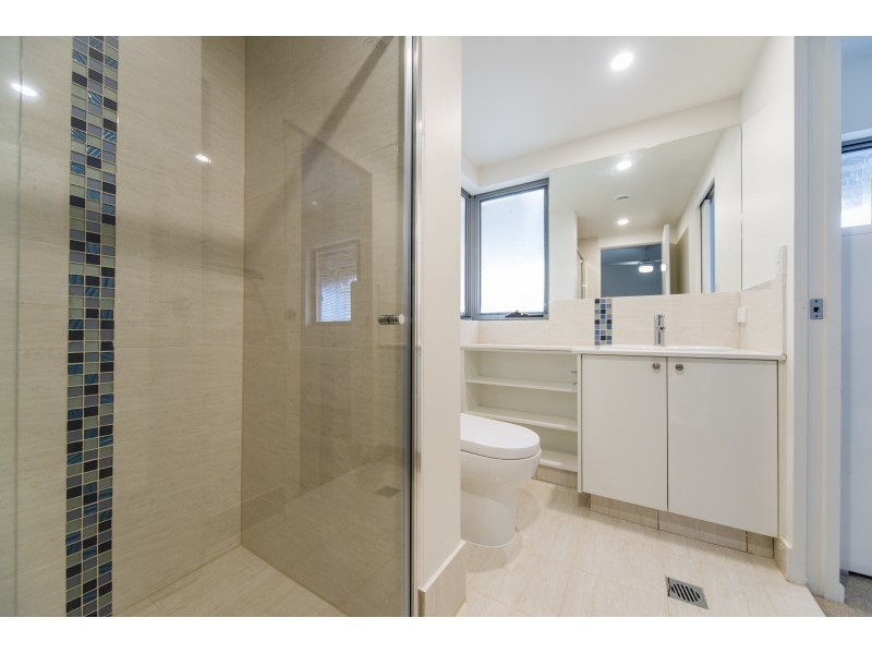 4-6 Bradford Street, Labrador QLD 4215