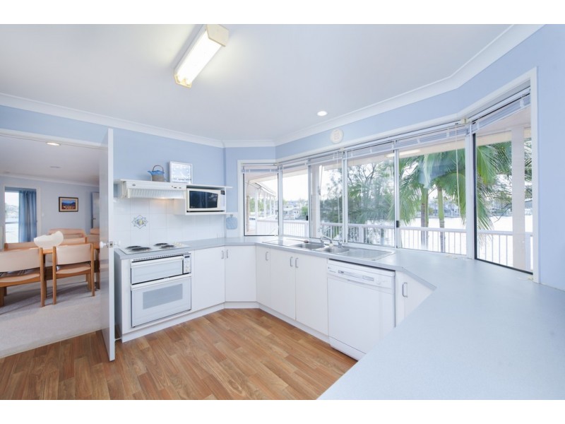 15 Lachlan Drive, Coomera QLD 4209