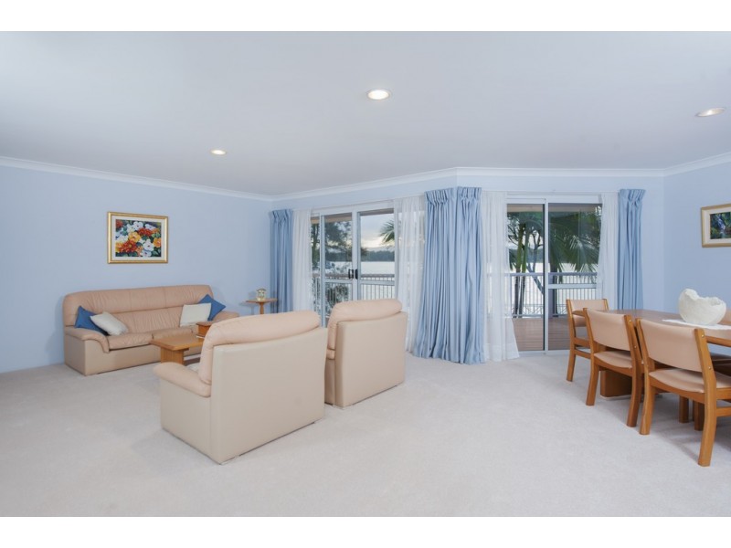15 Lachlan Drive, Coomera QLD 4209