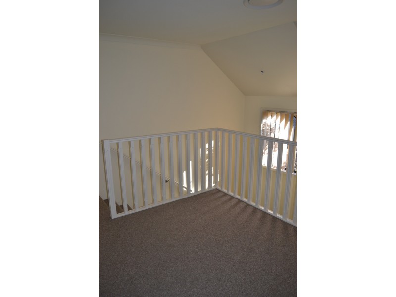 2/86-88 Imperial Parade, Labrador QLD 4215