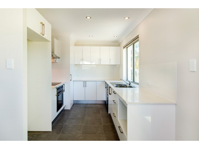 4/177 Central Street, Labrador QLD 4215