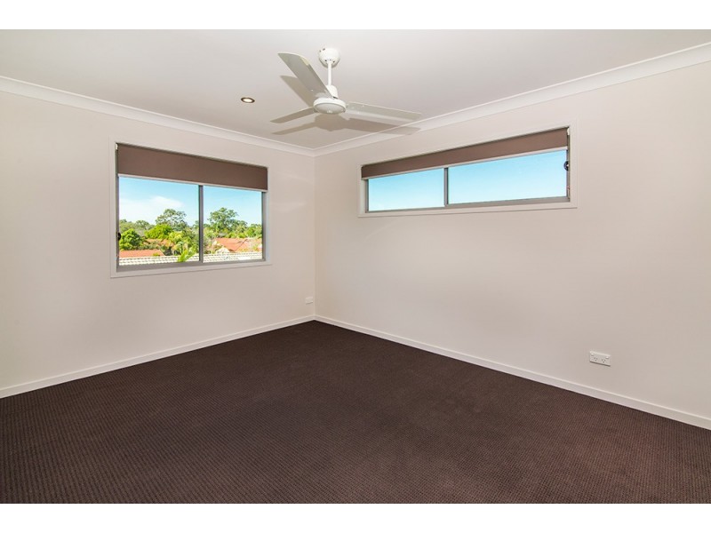 4/177 Central Street, Labrador QLD 4215