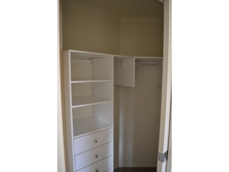 2/86 Imperial Parade, Labrador QLD 4215