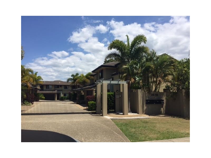 2/86 Imperial Parade, Labrador QLD 4215