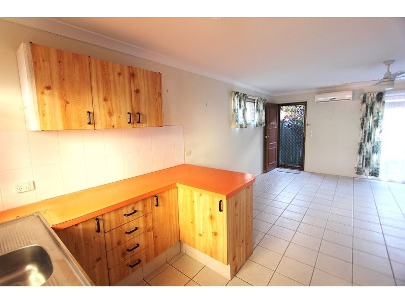 2/32 Little Norman Street, Southport QLD 4215