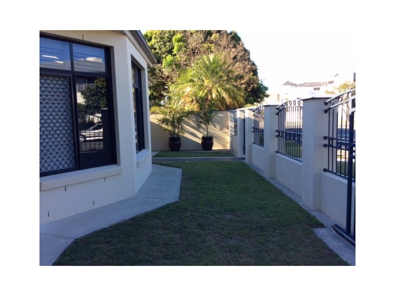 94 Muir Street, Labrador QLD 4215