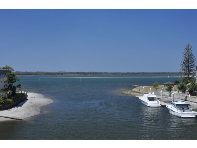 10/27-29 Madang Crescent, Runaway Bay QLD 4216