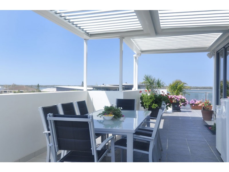 10/27-29 Madang Crescent, Runaway Bay QLD 4216