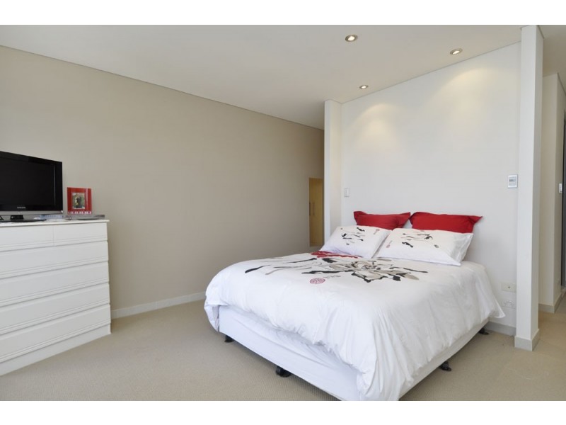 10/27-29 Madang Crescent, Runaway Bay QLD 4216