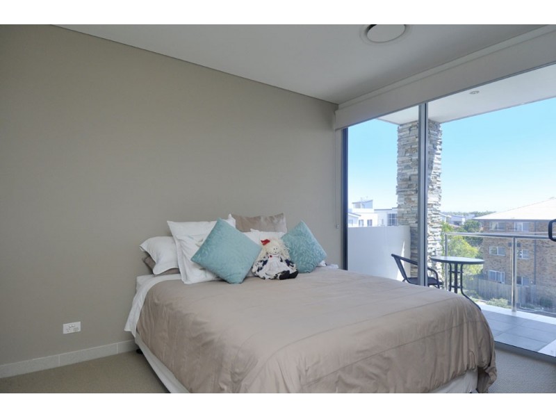 10/27-29 Madang Crescent, Runaway Bay QLD 4216