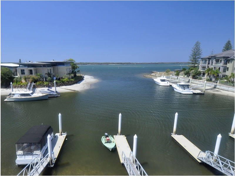 10/27-29 Madang Crescent, Runaway Bay QLD 4216