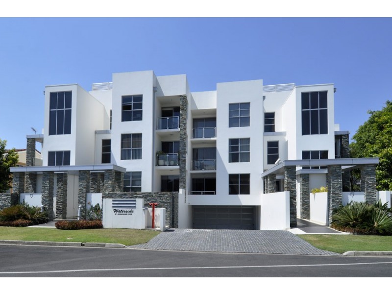 10/27-29 Madang Crescent, Runaway Bay QLD 4216