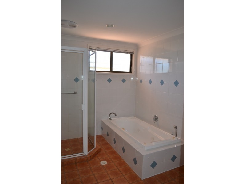 187 Whiting Street, Labrador QLD 4215