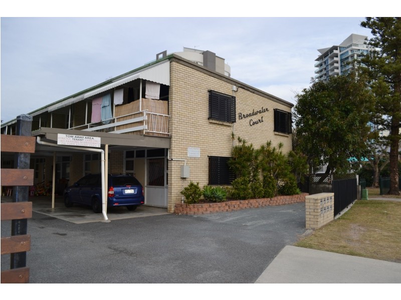 2/81 Frank Street, Labrador QLD 4215