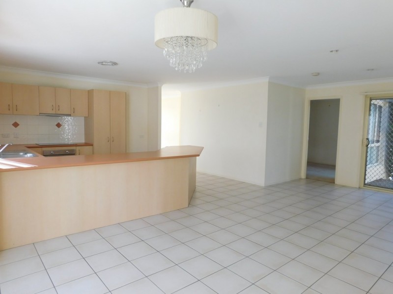 31 Respall Way, Arundel QLD 4214