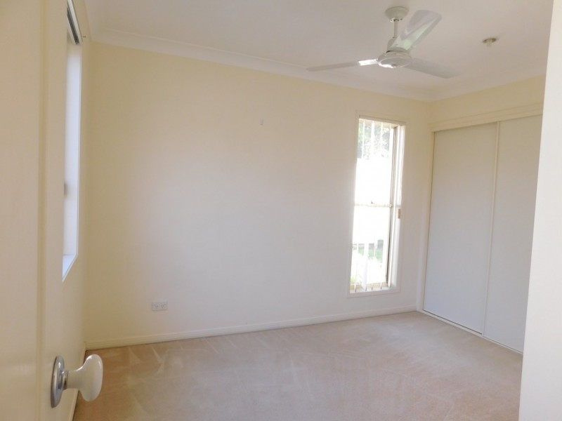 31 Respall Way, Arundel QLD 4214