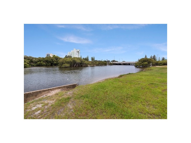 16-18 Meyer Street, Southport QLD 4215