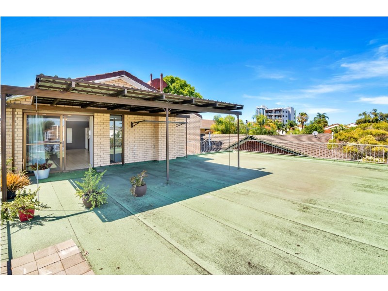 10/20 Whiting Street, Labrador QLD 4215