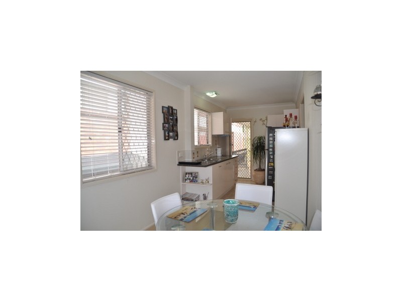 2/8 Robert Street, Labrador QLD 4215
