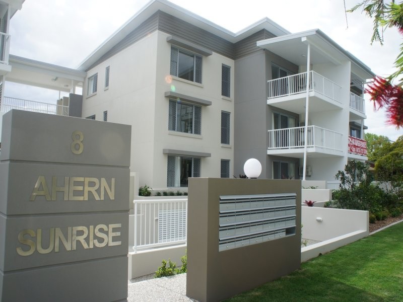 21/8 Ahern Street, Labrador QLD 4215