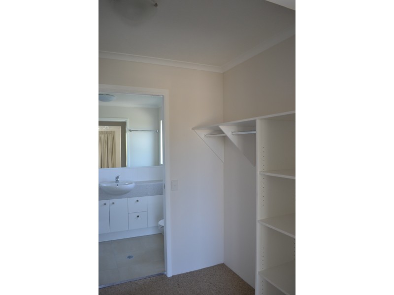 21/8 Ahern Street, Labrador QLD 4215