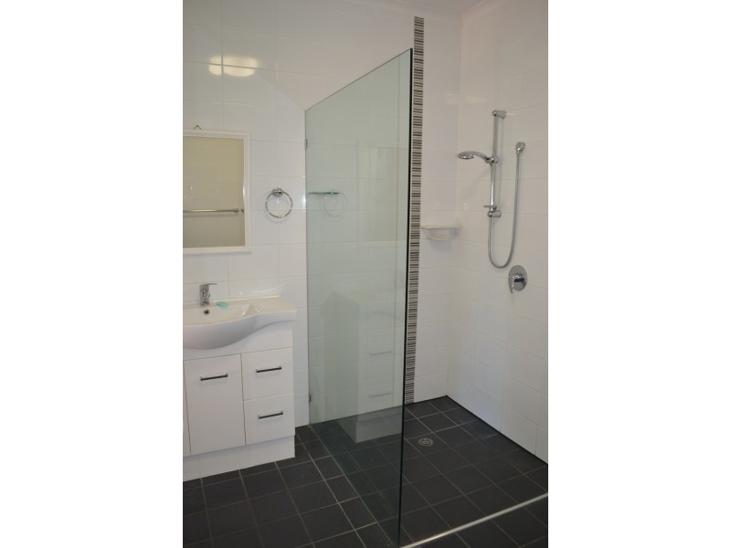 34 Ernest Street, Labrador QLD 4215