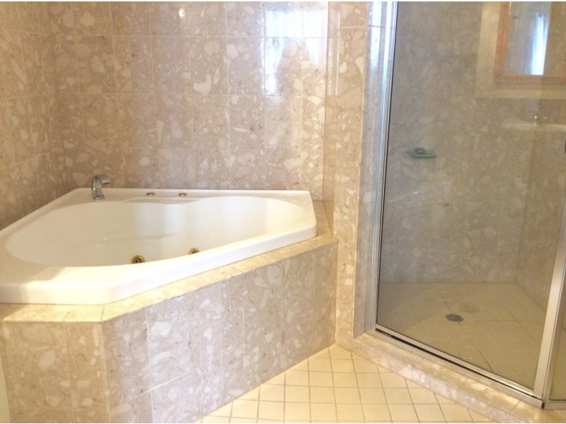 2/14 Pendraat Parade, Hope Island QLD 4212