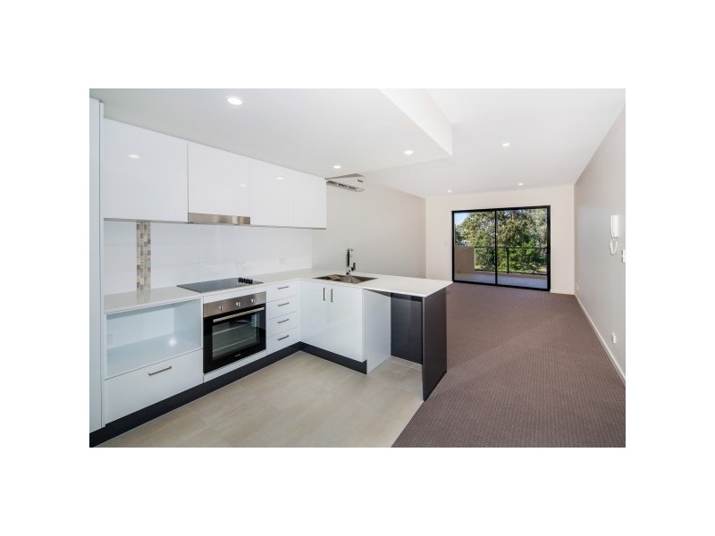 32 Broadwater Avenue, Hope Island QLD 4212