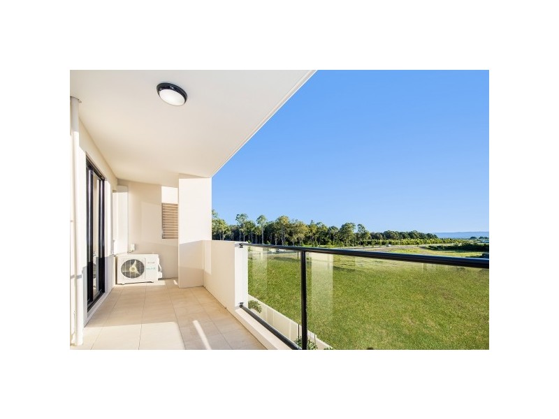 32 Broadwater Avenue, Hope Island QLD 4212